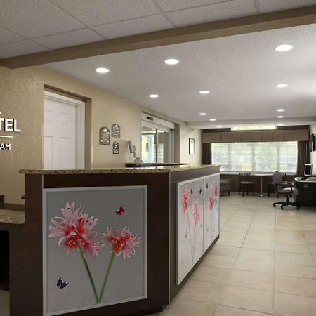 Microtel Inn&Suites By Wyndham Mineral Wells/Parkersburg Exterior foto