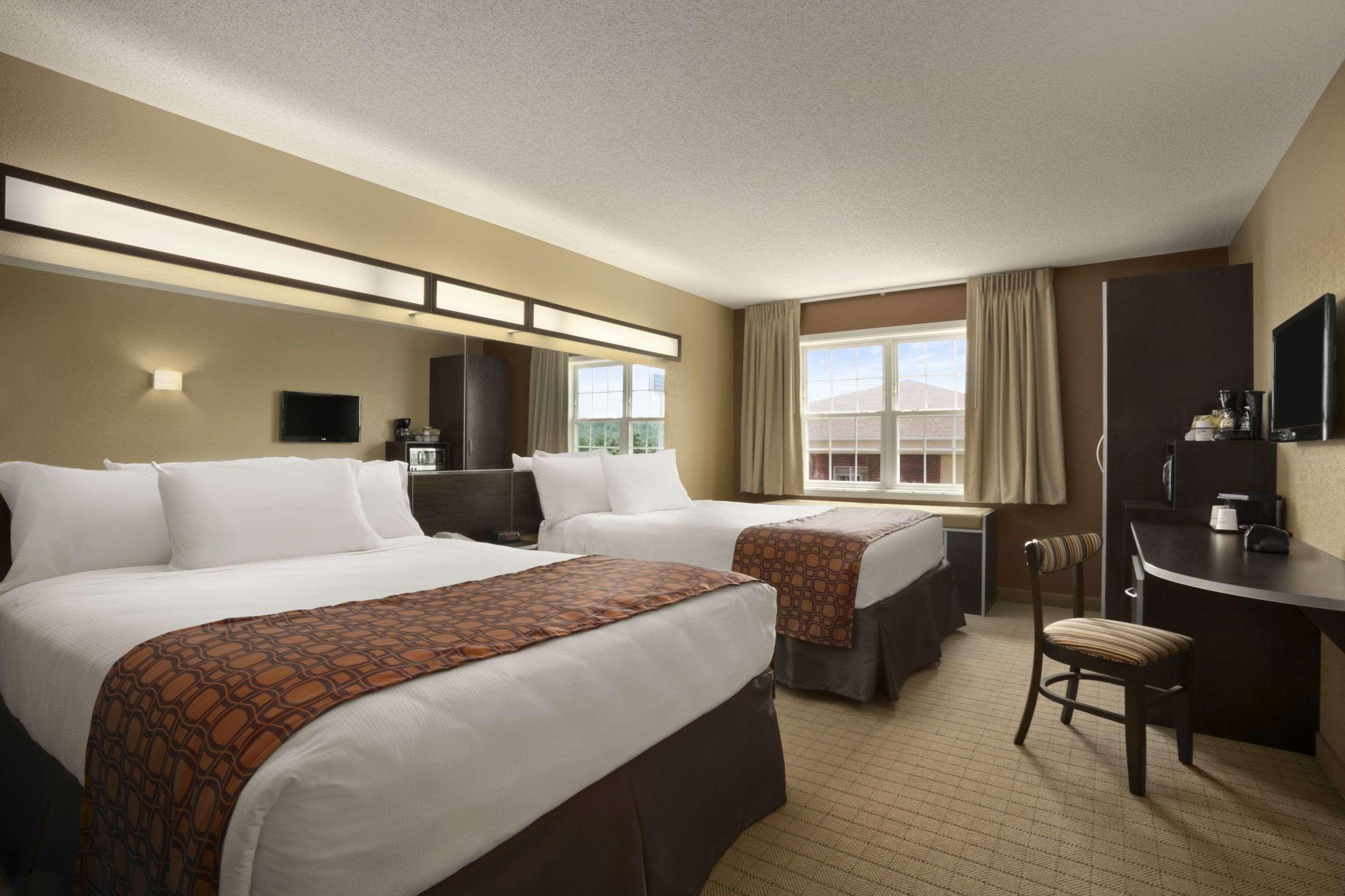 Microtel Inn&Suites By Wyndham Mineral Wells/Parkersburg Exterior foto
