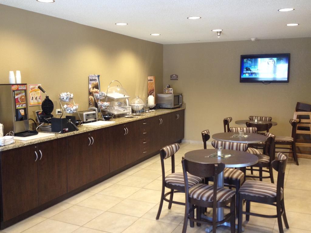 Microtel Inn&Suites By Wyndham Mineral Wells/Parkersburg Exterior foto